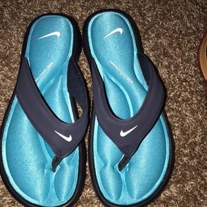 Nike flip flops